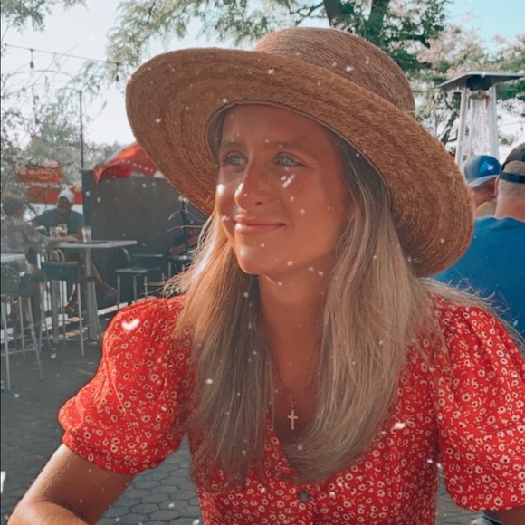 Meet your Posher, Amber - Picture 1 of 1